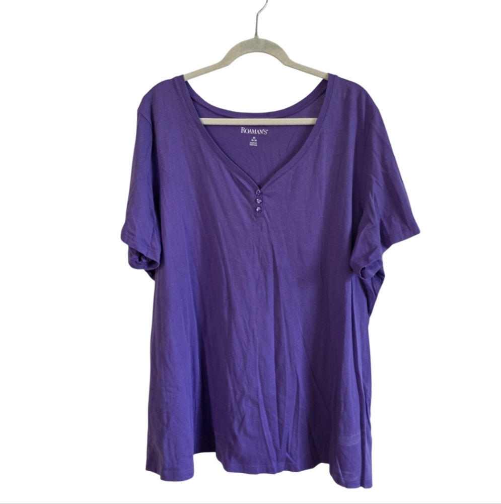 Roaman's V-Neck Purple Tee with Button Detail Size 2X 26/28